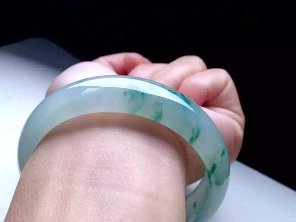 翡翠手镯图片翡翠手镯图片大全集-第1张图片-翡翠网 翡翠手镯图片翡翠手镯图片大全集-第1张图片-翡翠网