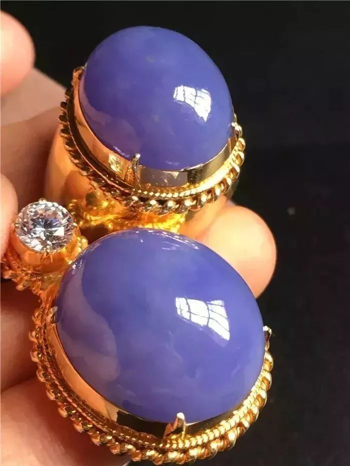 成都帝王紫翡翠原石的简单介绍-第2张图片-翡翠网 成都帝王紫翡翠原石的简单介绍-第2张图片-翡翠网