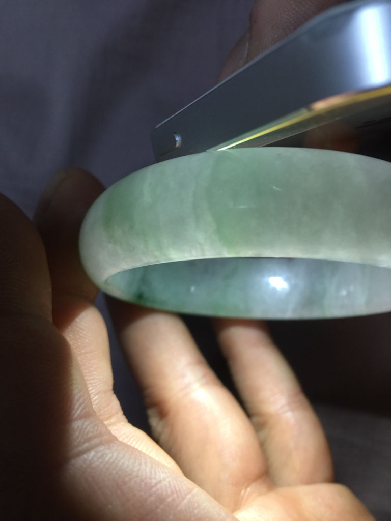 关于翡翠手镯棉絮的信息-第1张图片-翡翠网 关于翡翠手镯棉絮的信息-第1张图片-翡翠网