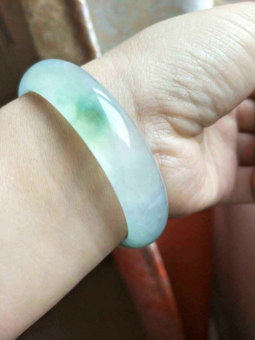 关于翡翠手镯棉絮的信息-第2张图片-翡翠网 关于翡翠手镯棉絮的信息-第2张图片-翡翠网