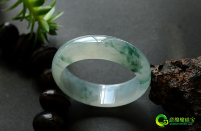 合成翡翠手镯的简单介绍-第1张图片-翡翠网 合成翡翠手镯的简单介绍-第1张图片-翡翠网