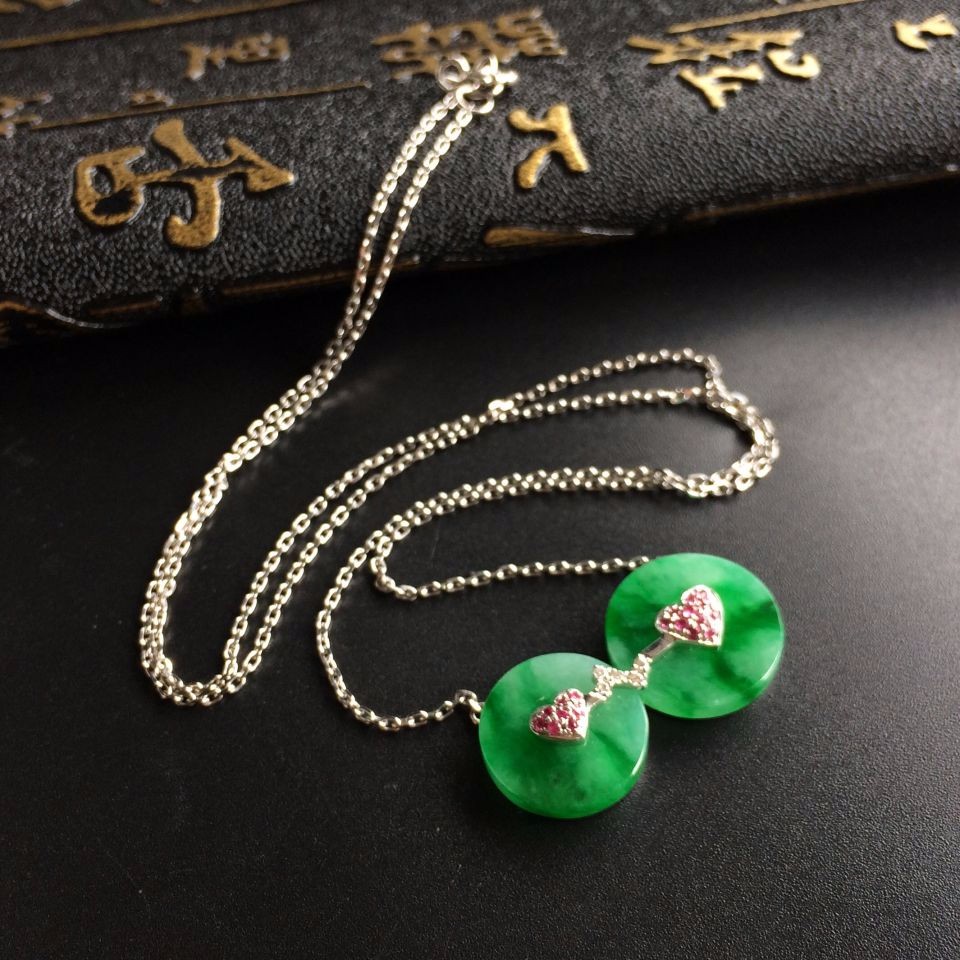 翡翠保养方法小知识的简单介绍-第1张图片-翡翠网 翡翠保养方法小知识的简单介绍-第1张图片-翡翠网