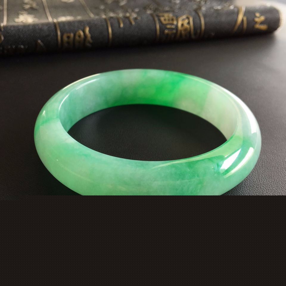 翡翠保养方法小知识的简单介绍-第2张图片-翡翠网 翡翠保养方法小知识的简单介绍-第2张图片-翡翠网