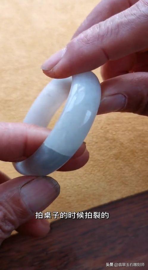 关于翡翠手镯断了镶金的信息-第2张图片-翡翠网 关于翡翠手镯断了镶金的信息-第2张图片-翡翠网