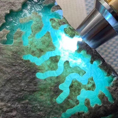 关于千亿翡翠原石的信息-第2张图片-翡翠网 关于千亿翡翠原石的信息-第2张图片-翡翠网