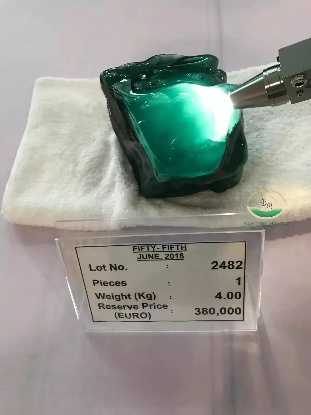 关于一千欧元翡翠原石的信息-第1张图片-翡翠网 关于一千欧元翡翠原石的信息-第1张图片-翡翠网
