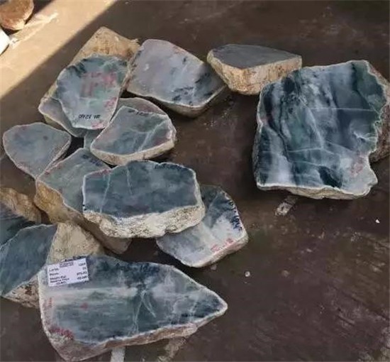 关于一千欧元翡翠原石的信息-第2张图片-翡翠网 关于一千欧元翡翠原石的信息-第2张图片-翡翠网