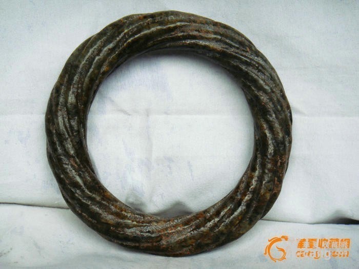 绞丝翡翠手镯价格的简单介绍-第1张图片-翡翠网 绞丝翡翠手镯价格的简单介绍-第1张图片-翡翠网