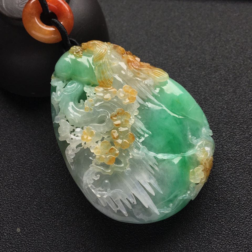 翡翠原石挂件的简单介绍-第1张图片-翡翠网 翡翠原石挂件的简单介绍-第1张图片-翡翠网