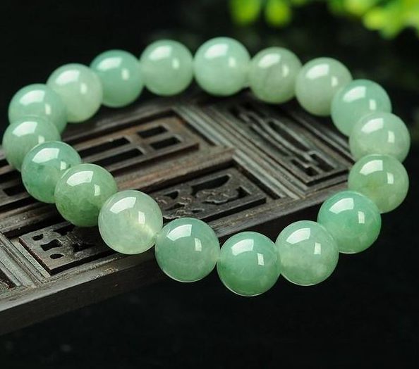 翡翠珠串价格的简单介绍-第2张图片-翡翠网 翡翠珠串价格的简单介绍-第2张图片-翡翠网