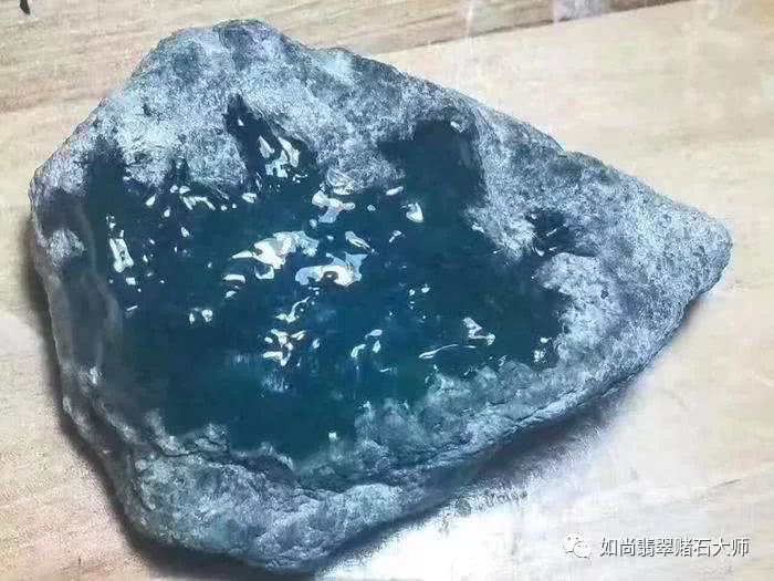 香洞场口翡翠原石品质怎么样的简单介绍-第1张图片-翡翠网 香洞场口翡翠原石品质怎么样的简单介绍-第1张图片-翡翠网