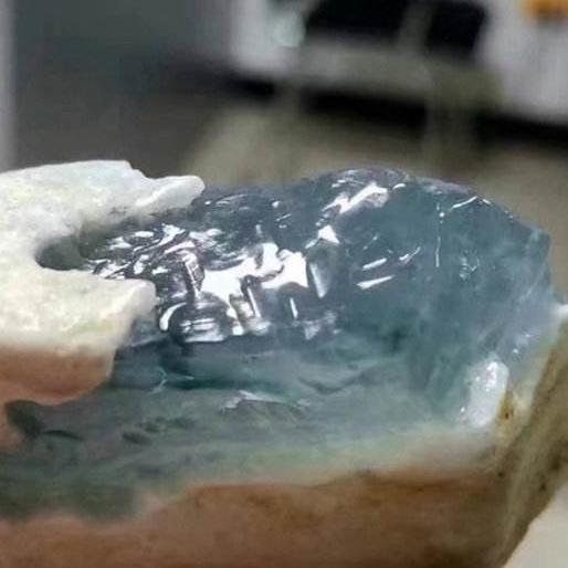 香洞场口翡翠原石品质怎么样的简单介绍-第2张图片-翡翠网 香洞场口翡翠原石品质怎么样的简单介绍-第2张图片-翡翠网