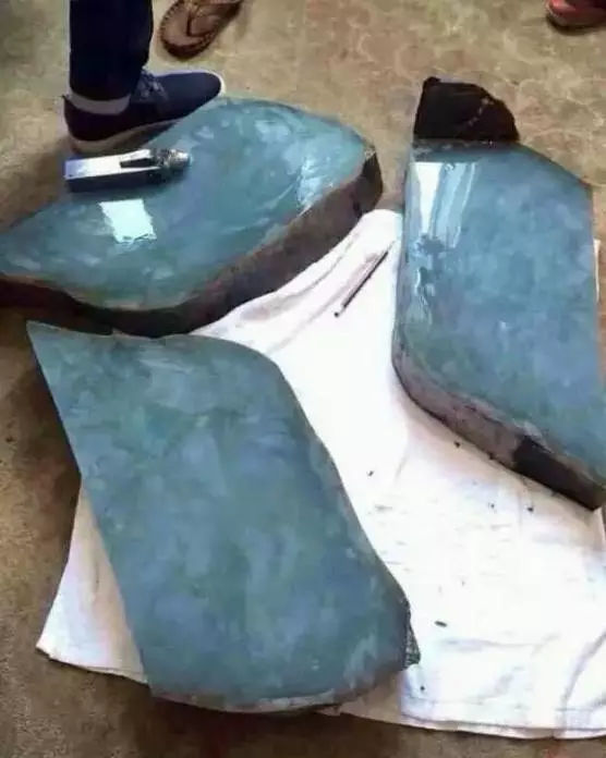 关于翡翠原石哪里买最靠谱的信息-第2张图片-翡翠网 关于翡翠原石哪里买最靠谱的信息-第2张图片-翡翠网