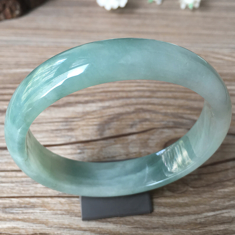 青油翡翠手镯价格的简单介绍-第2张图片-翡翠网 青油翡翠手镯价格的简单介绍-第2张图片-翡翠网