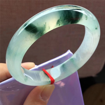 翡翠手镯飘花的简单介绍-第1张图片-翡翠网 翡翠手镯飘花的简单介绍-第1张图片-翡翠网