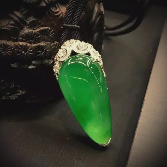 翡翠知识**讲解视频,翡翠专业知识培训总结-第2张图片-翡翠网 翡翠知识**讲解视频,翡翠专业知识培训总结-第2张图片-翡翠网