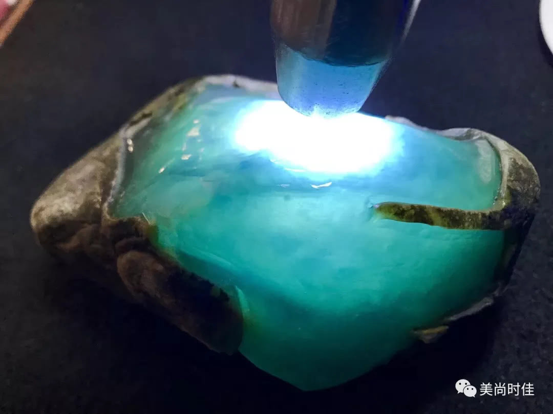 翡翠原石之旅的简单介绍-第2张图片-翡翠网 翡翠原石之旅的简单介绍-第2张图片-翡翠网