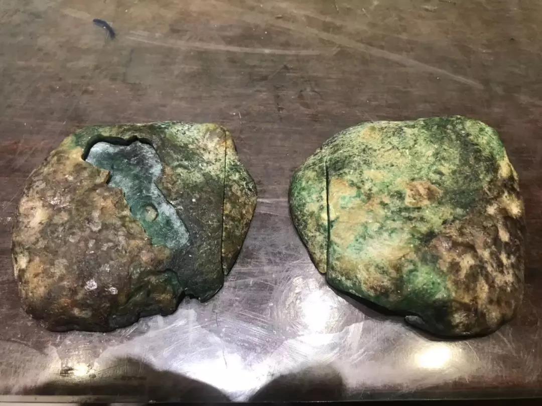 原石翡翠区分真假的简单介绍-第2张图片-翡翠网 原石翡翠区分真假的简单介绍-第2张图片-翡翠网