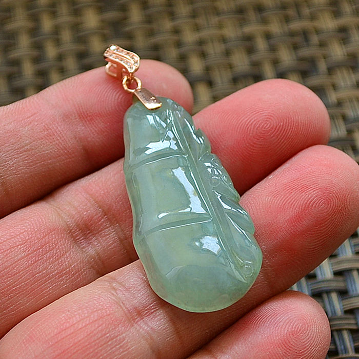 包含冰糯种翡翠挂件价格的词条-第2张图片-翡翠网 包含冰糯种翡翠挂件价格的词条-第2张图片-翡翠网