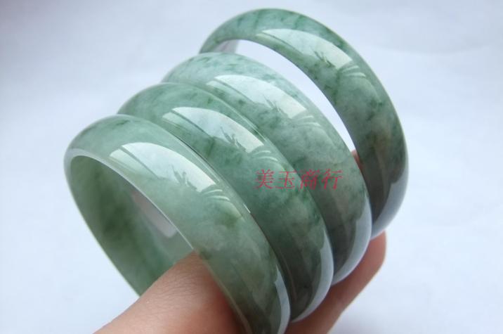 豆青翡翠图片大全豆青翡翠手镯图片-第1张图片-翡翠网 豆青翡翠图片大全豆青翡翠手镯图片-第1张图片-翡翠网