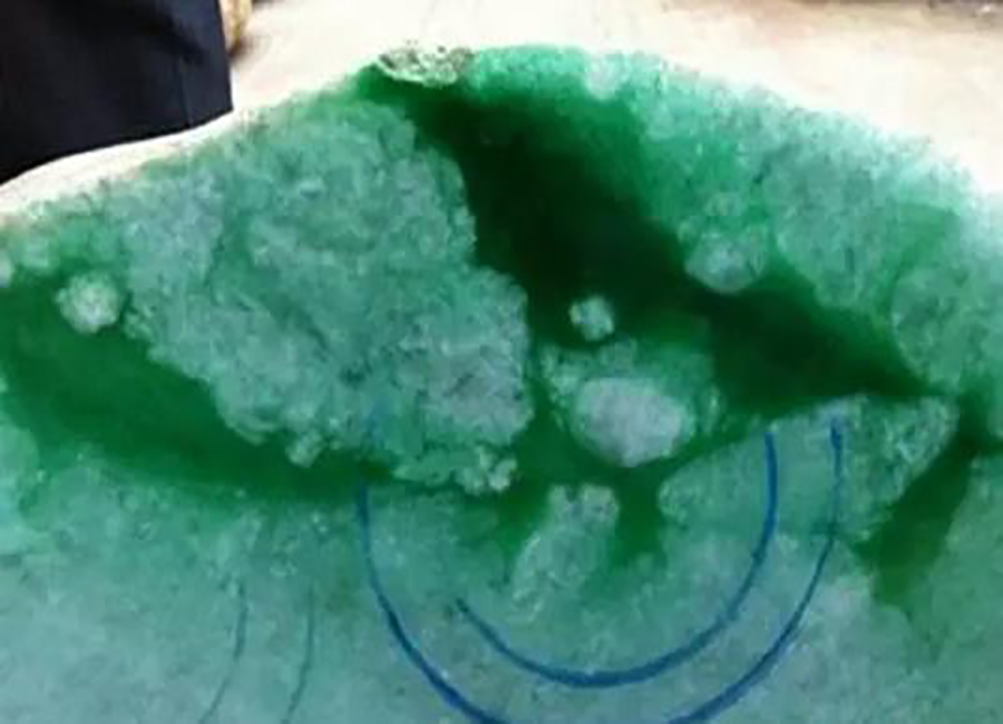 关于翡翠原石癣鉴别的信息-第2张图片-翡翠网 关于翡翠原石癣鉴别的信息-第2张图片-翡翠网