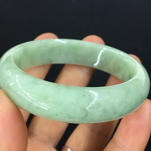 1w的翡翠手镯的简单介绍-第1张图片-翡翠网 1w的翡翠手镯的简单介绍-第1张图片-翡翠网