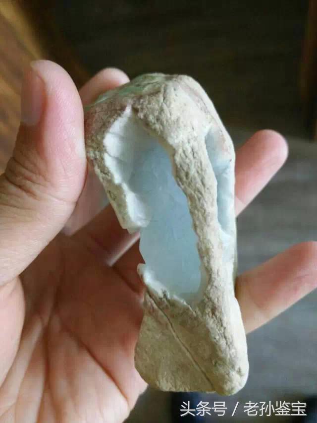 翡翠原石白雾效果的简单介绍-第1张图片-翡翠网 翡翠原石白雾效果的简单介绍-第1张图片-翡翠网