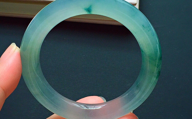 关于翡翠手镯的销售话术的信息-第1张图片-翡翠网 关于翡翠手镯的销售话术的信息-第1张图片-翡翠网