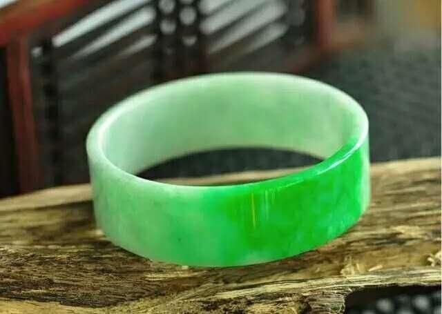 关于翡翠手镯的销售话术的信息-第2张图片-翡翠网 关于翡翠手镯的销售话术的信息-第2张图片-翡翠网