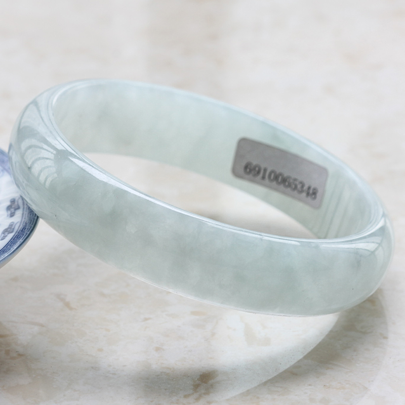 关于冰糯种翡翠价格的信息-第2张图片-翡翠网 关于冰糯种翡翠价格的信息-第2张图片-翡翠网