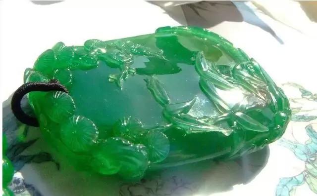 帝王绿翡翠图片高清的简单介绍-第1张图片-翡翠网 帝王绿翡翠图片高清的简单介绍-第1张图片-翡翠网