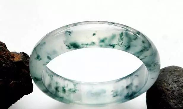 玉和翡翠的区别在哪里的简单介绍-第1张图片-翡翠网 玉和翡翠的区别在哪里的简单介绍-第1张图片-翡翠网