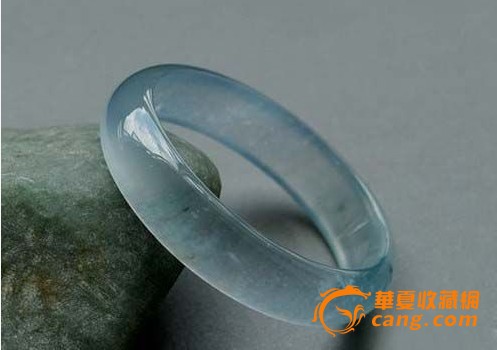 关于玻璃翡翠手镯图片的信息-第1张图片-翡翠网 关于玻璃翡翠手镯图片的信息-第1张图片-翡翠网