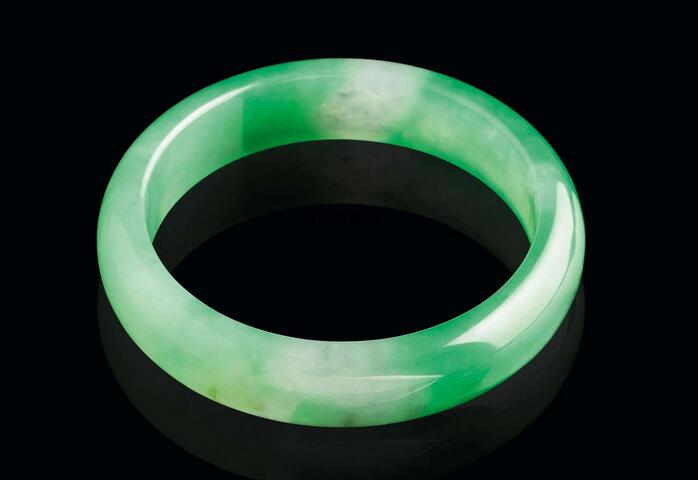 翡翠怎么鉴定真假,翡翠手镯如何鉴定真假-第2张图片-翡翠网 翡翠怎么鉴定真假,翡翠手镯如何鉴定真假-第2张图片-翡翠网