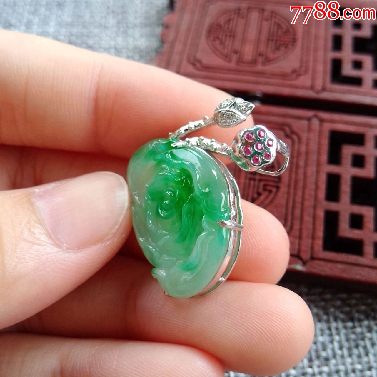 a货翡翠坠价格的简单介绍-第1张图片-翡翠网 a货翡翠坠价格的简单介绍-第1张图片-翡翠网