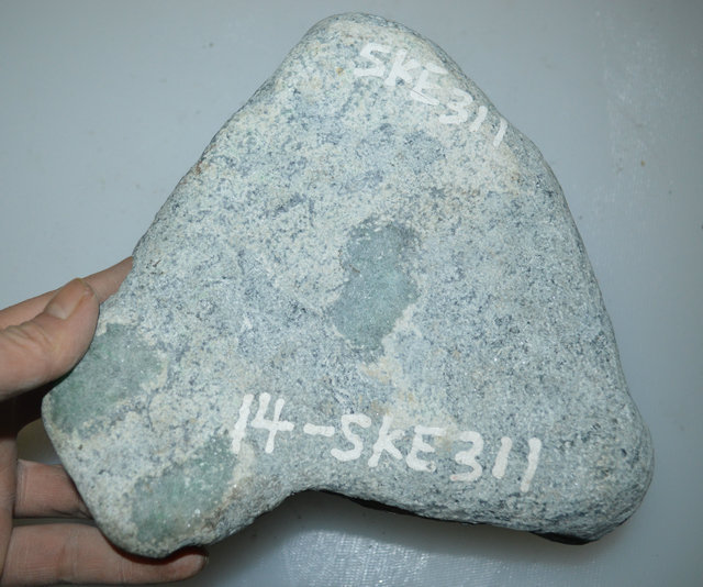 山西开窗翡翠原石图片的简单介绍-第2张图片-翡翠网 山西开窗翡翠原石图片的简单介绍-第2张图片-翡翠网