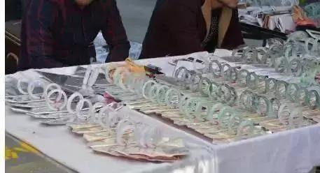 包含百万的翡翠手镯有什么用的词条-第1张图片-翡翠网 包含百万的翡翠手镯有什么用的词条-第1张图片-翡翠网