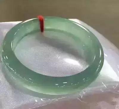 包含百万的翡翠手镯有什么用的词条-第2张图片-翡翠网 包含百万的翡翠手镯有什么用的词条-第2张图片-翡翠网