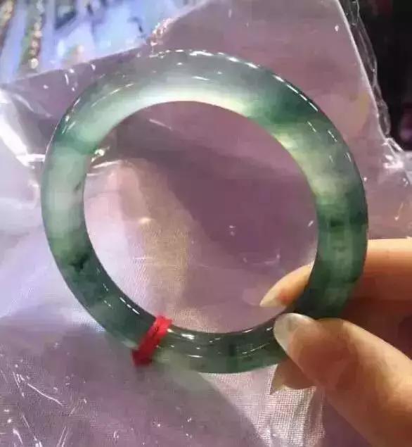 包含百万的翡翠手镯有什么用的词条-第4张图片-翡翠网 包含百万的翡翠手镯有什么用的词条-第4张图片-翡翠网