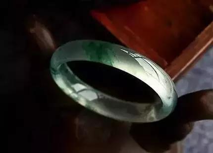 包含百万的翡翠手镯有什么用的词条-第8张图片-翡翠网 包含百万的翡翠手镯有什么用的词条-第8张图片-翡翠网