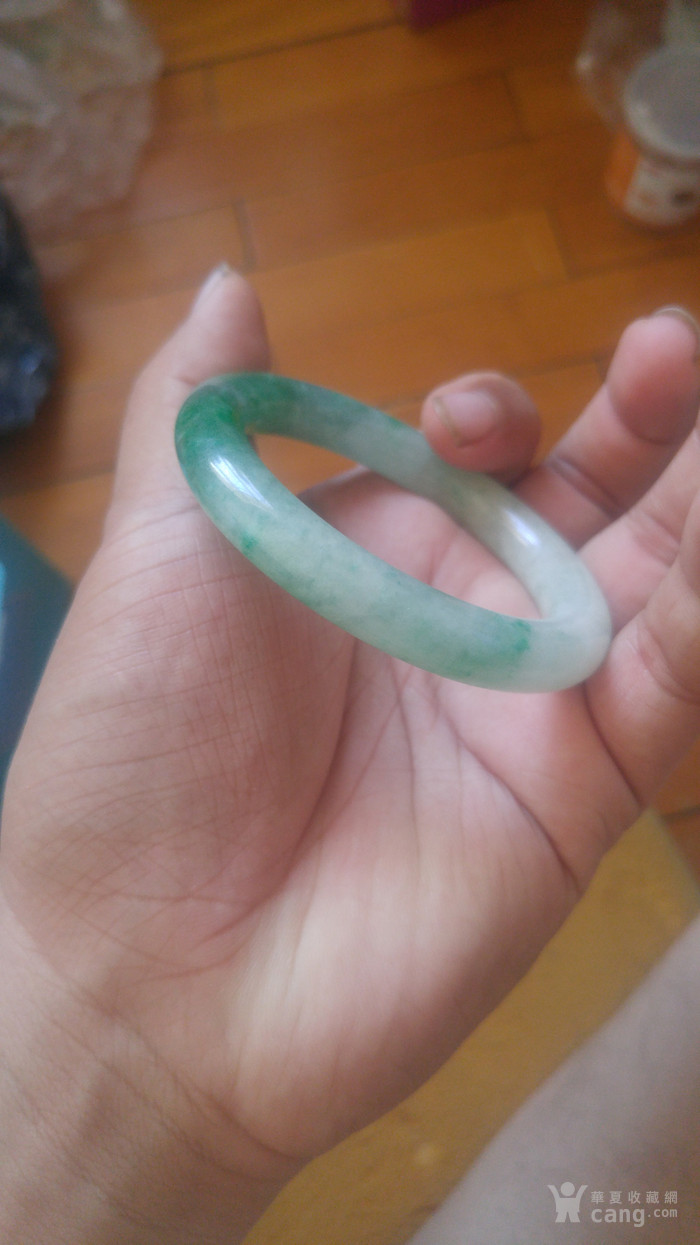 翡翠手镯会磨损吗的简单介绍-第1张图片-翡翠网 翡翠手镯会磨损吗的简单介绍-第1张图片-翡翠网