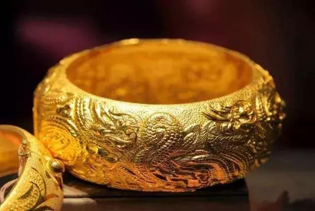 金店翡翠手镯好吗的简单介绍-第1张图片-翡翠网 金店翡翠手镯好吗的简单介绍-第1张图片-翡翠网