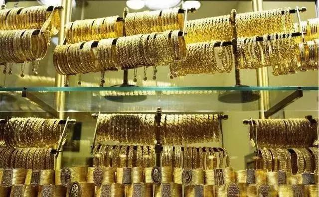 金店翡翠手镯好吗的简单介绍-第4张图片-翡翠网 金店翡翠手镯好吗的简单介绍-第4张图片-翡翠网