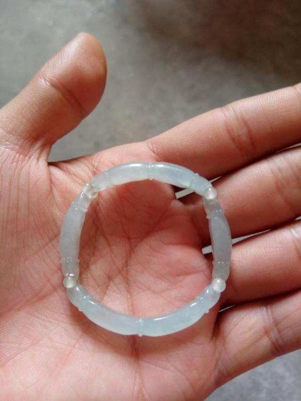 翡翠手镯的雕件,1000元玉镯子图片-第2张图片-翡翠网 翡翠手镯的雕件,1000元玉镯子图片-第2张图片-翡翠网