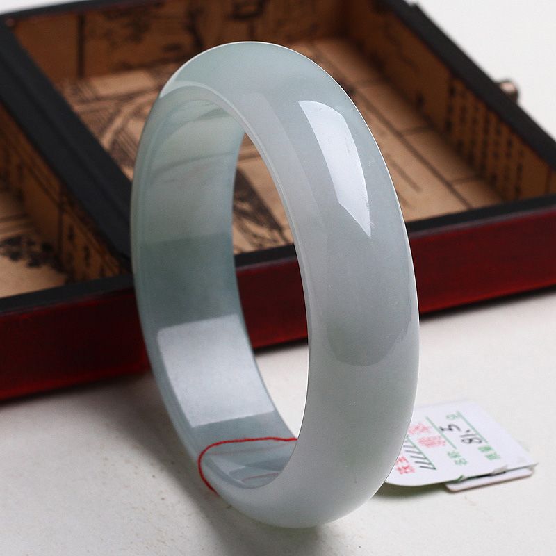 翡翠加工手镯多少钱的简单介绍-第1张图片-翡翠网 翡翠加工手镯多少钱的简单介绍-第1张图片-翡翠网