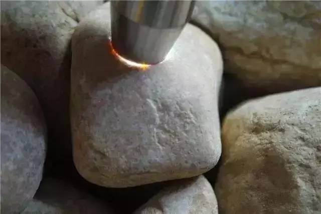 5亿元翡翠原石切开后全部图片,翡翠玉石原石毛料图片-第1张图片-翡翠网 5亿元翡翠原石切开后全部图片,翡翠玉石原石毛料图片-第1张图片-翡翠网