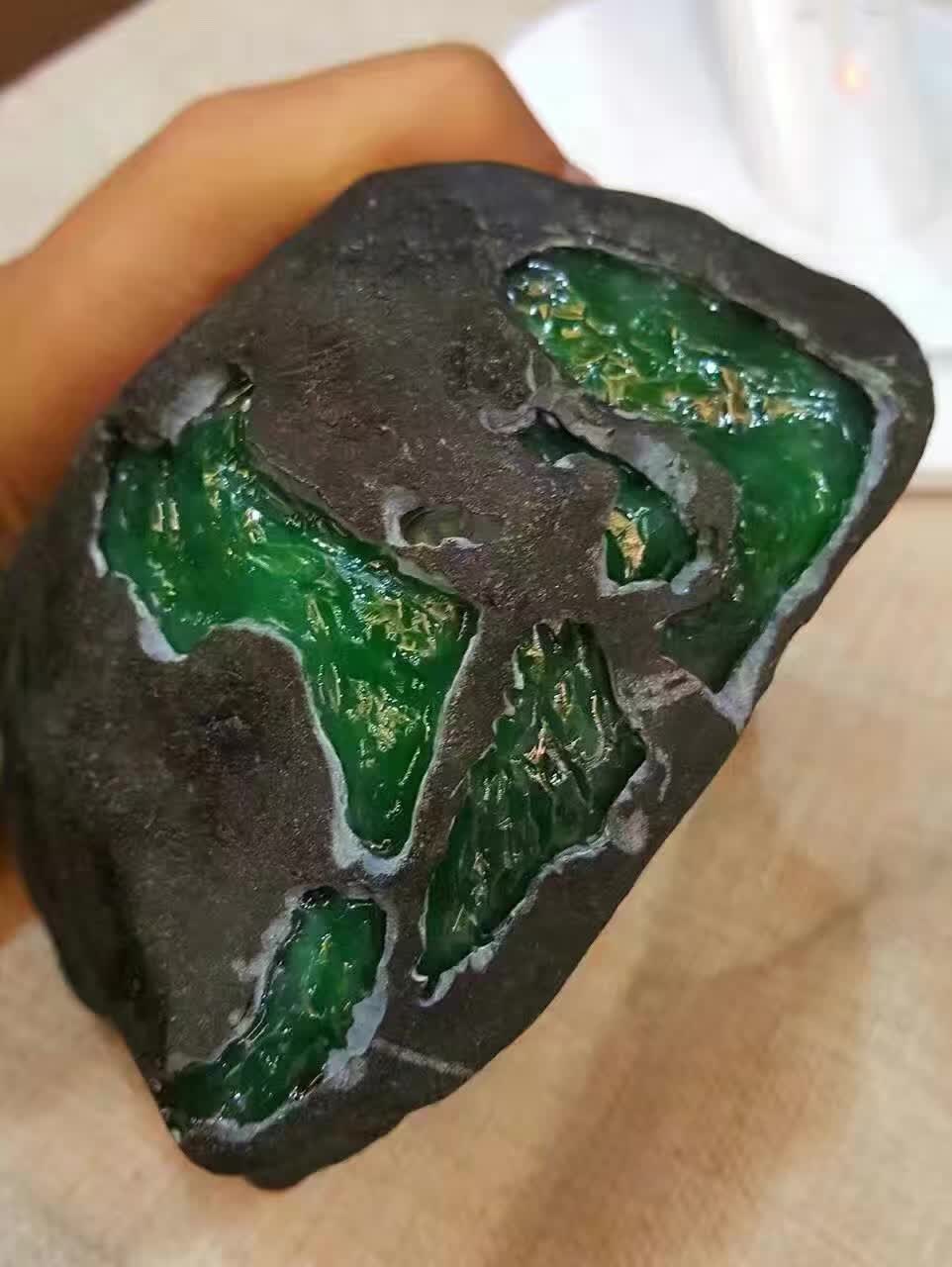 5亿元翡翠原石切开后全部图片,翡翠玉石原石毛料图片-第2张图片-翡翠网 5亿元翡翠原石切开后全部图片,翡翠玉石原石毛料图片-第2张图片-翡翠网