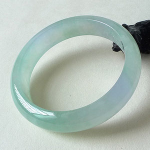 翡翠手镯冰种1万的简单介绍-第1张图片-翡翠网 翡翠手镯冰种1万的简单介绍-第1张图片-翡翠网