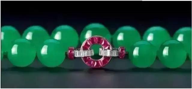 关于最贵极品翡翠手镯的信息-第6张图片-翡翠网 关于最贵极品翡翠手镯的信息-第6张图片-翡翠网