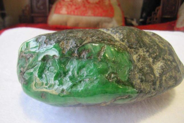 关于翡翠原石粜玉的信息-第1张图片-翡翠网 关于翡翠原石粜玉的信息-第1张图片-翡翠网